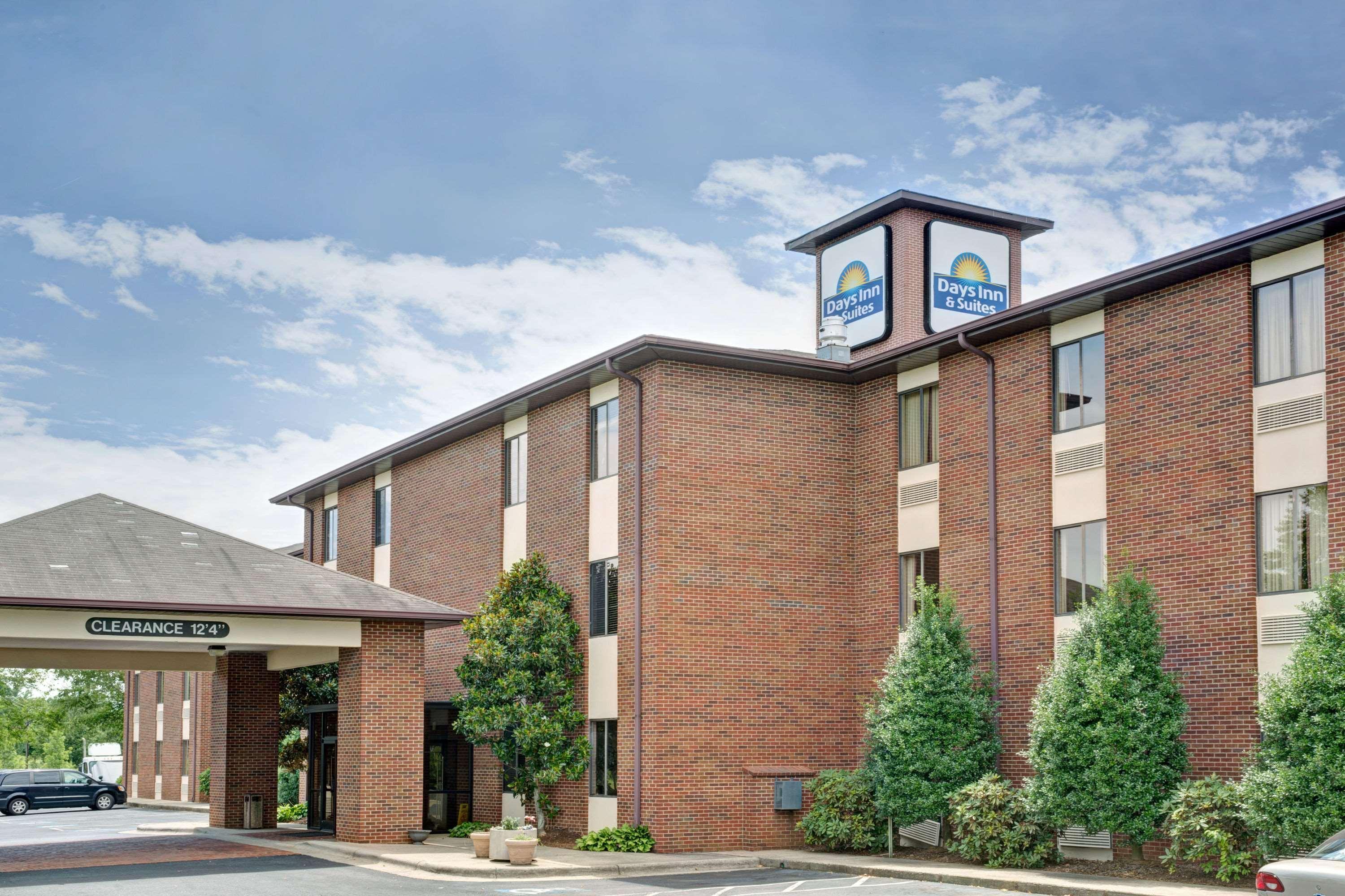Days Inn & Suites By Wyndham Hickory Exteriér fotografie